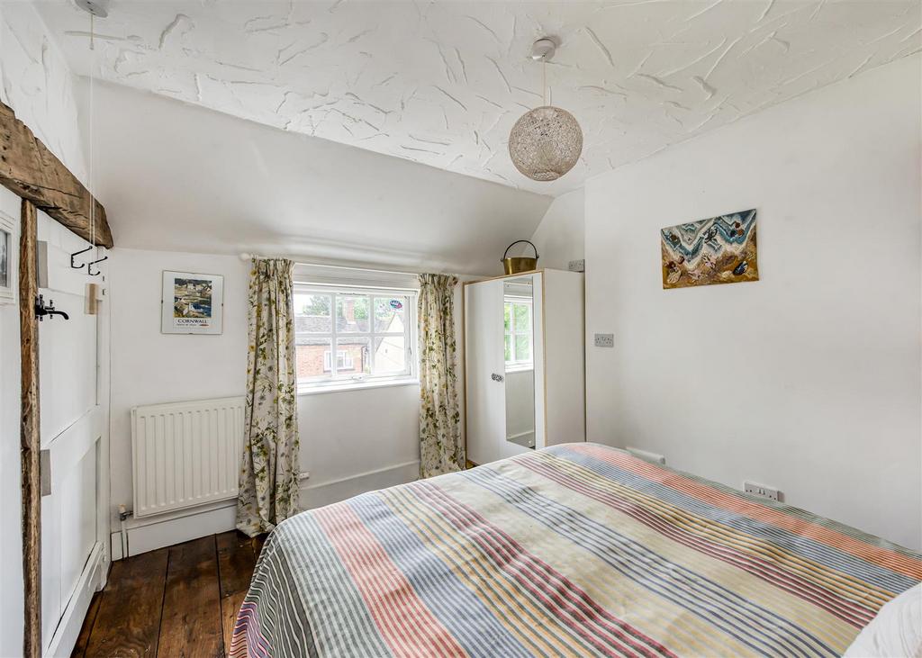 14 Park Street-bed3.jpg