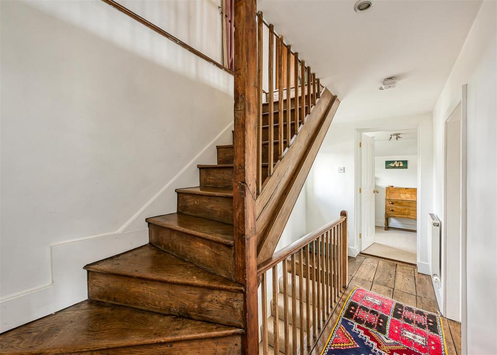 14 Park Street-landing.jpg