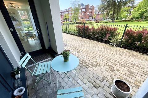 2 bedroom apartment for sale, Westcliff Road, Bournemouth