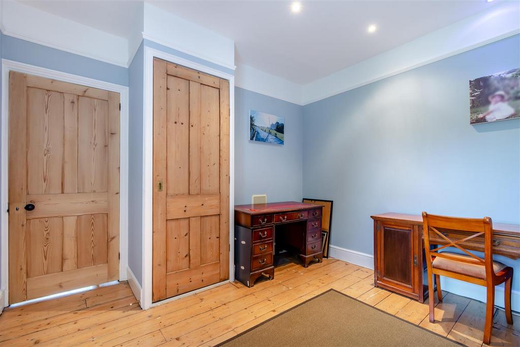 8599859-interior15.jpg