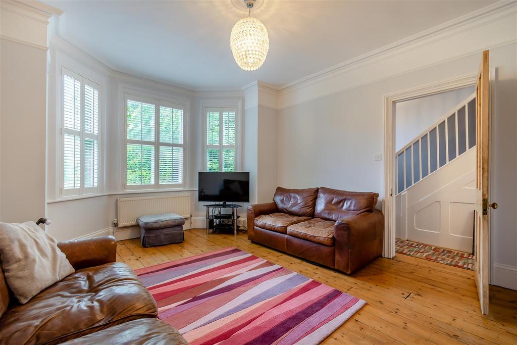 8599859-interior02.jpg