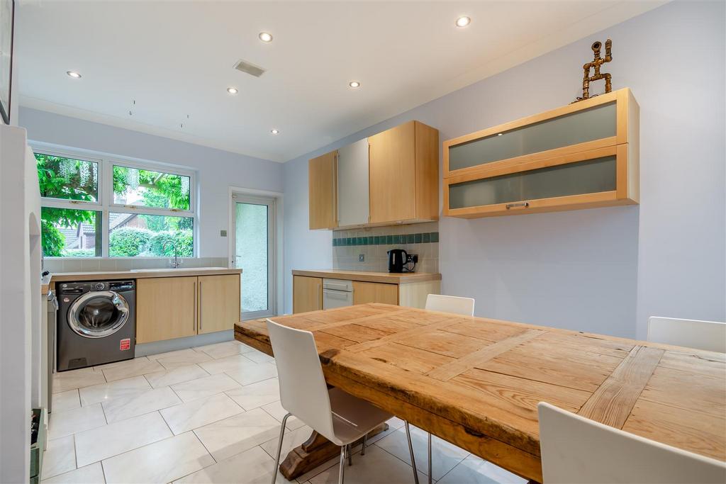 8599859-interior04.jpg