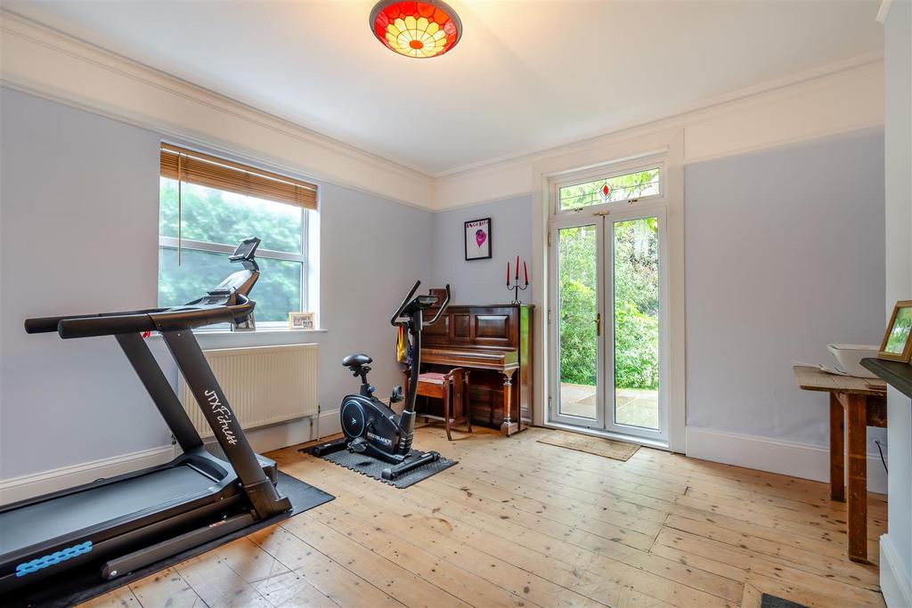 8599859-interior07.jpg