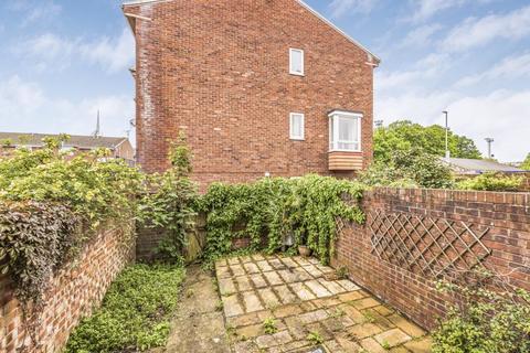 4 bedroom townhouse for sale, St. Thomas's Street, Old Portsmouth