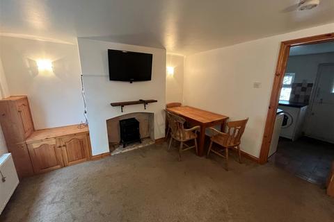 1 bedroom house to rent, Hurdsfield Road, Macclesfield