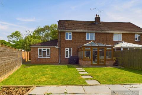 3 bedroom semi-detached house for sale, Auchinleck Close, Driffield