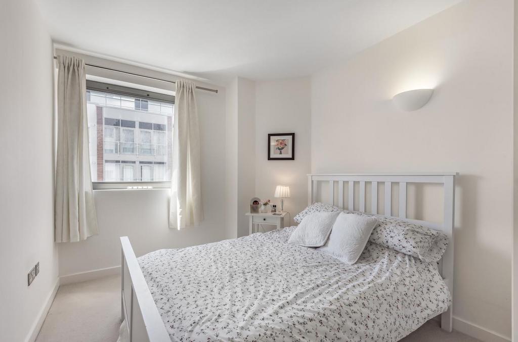 Bedroom 1 furniture.jpg