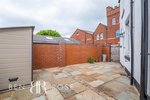 3 bedroom end of terrace house for sale, Devonshire Road, Chorley