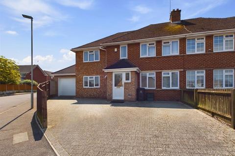 4 bedroom semi-detached house for sale, West Lodge Drive, Gloucester