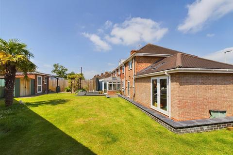 4 West Lodge Drive, Gloucester, GL4 4QH