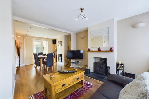 4 West Lodge Drive, Gloucester, GL4 4QH