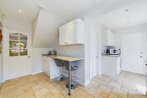 4 West Lodge Drive, Gloucester, GL4 4QH