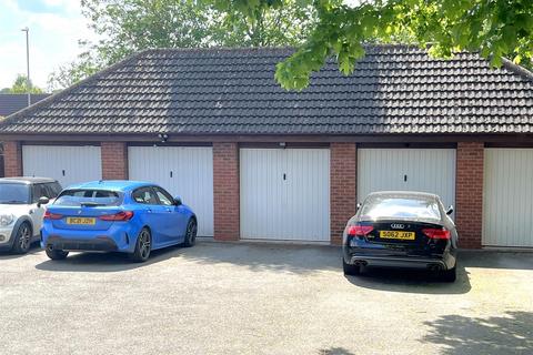 24 Armscote Grove, Hatton Park, Warwick, CV35 7TP
