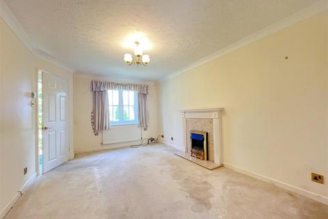 24 Armscote Grove, Hatton Park, Warwick, CV35 7TP
