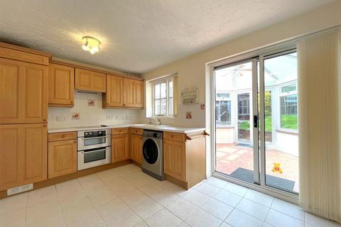 24 Armscote Grove, Hatton Park, Warwick, CV35 7TP