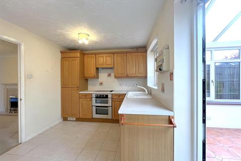 24 Armscote Grove, Hatton Park, Warwick, CV35 7TP
