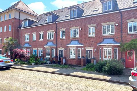 3 bedroom terraced house for sale, Campriano Drive, Emscote Lawns, Warwick