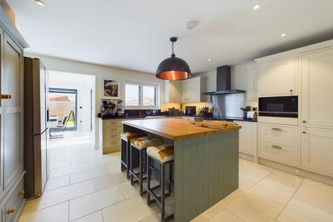 4 bedroom detached house for sale, Birch Drive, Norton, Gloucester