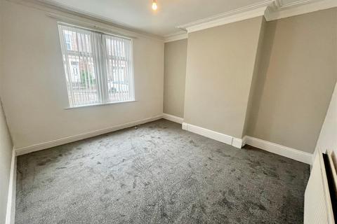 2 bedroom flat to rent, Eastbourne Avenue, Bensham, Gateshead
