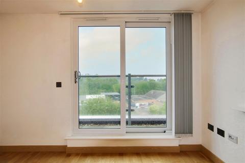 2 bedroom flat for sale, Smeaton Court, Hertford