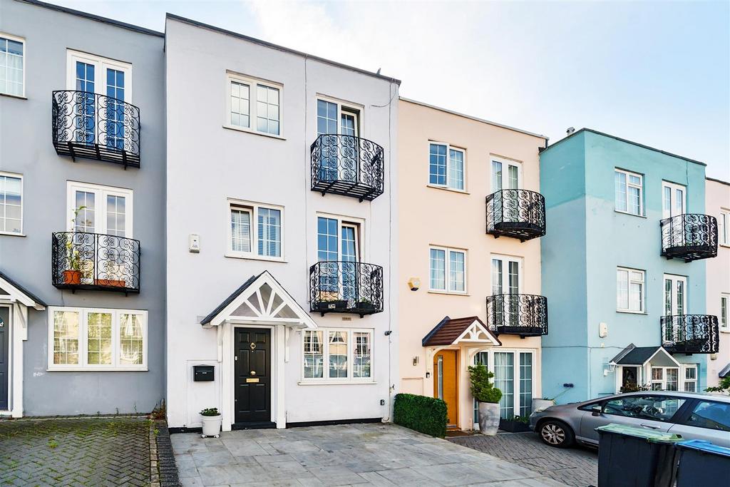 Eaton Drive, Kingston Upon Thames KT2 4 bed terraced house to rent £