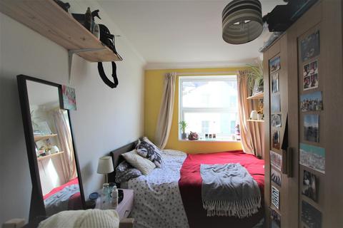 3 bedroom flat to rent, New England Road, Brighton