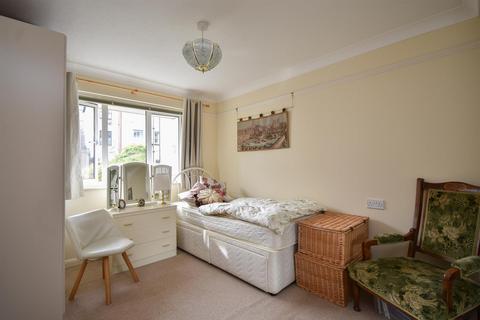 2 bedroom flat for sale, The Bourne, Hastings TN34