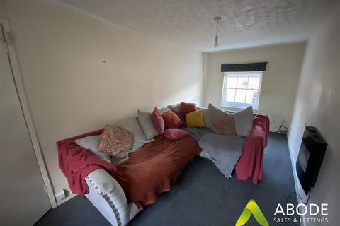 1 bedroom flat to rent, High Street, Stoke-On-Trent ST10