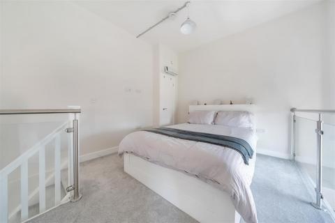 1 bedroom flat for sale, South Square, Fareham PO17