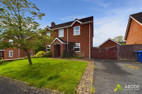 4 bedroom detached house for sale, Moorlands Drive, Ashbourne DE6