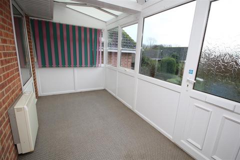 2 bedroom detached bungalow to rent, Ashley Way, Brighstone