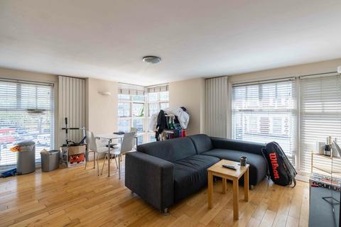 2 bedroom flat to rent, Albert Bridge Road, Battersea, SW11