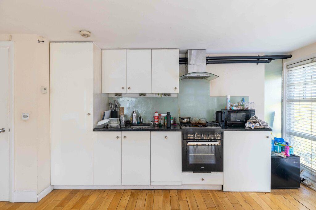 Albert Bridge Road, Battersea, SW11 2 bed flat to rent £2,492 pcm (£