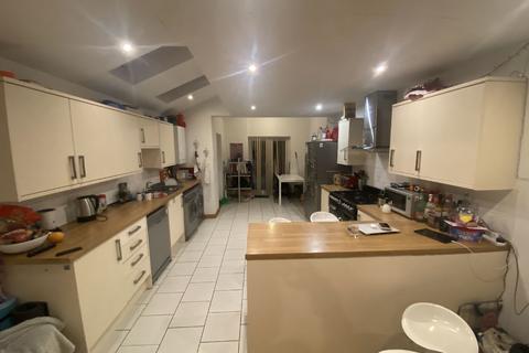 6 bedroom house share to rent, Birmingham B29