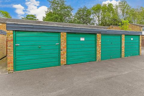 108 Millfield, New Ash Green, Longfield, DA3 8HW