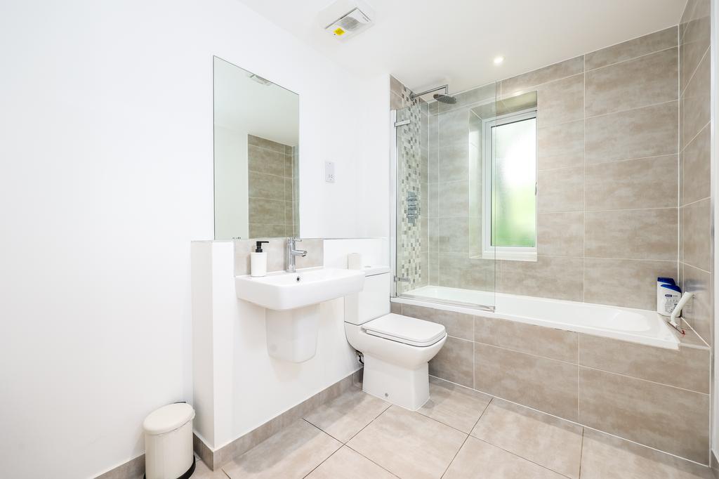 Flat 31, 70 Walton Street, HP21 7 QP-10