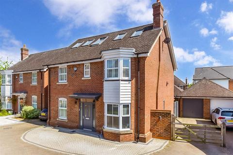 6 bedroom detached house for sale, Atlas Close, Kings Hill, West Malling, Kent