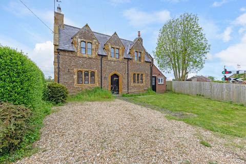 2 bedroom cottage for sale, 30 Station Road Watford, Northamptonshire, NN6 7UX