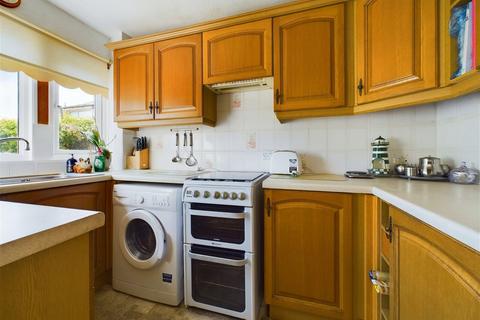 2 bedroom end of terrace house for sale, Freshbrook Road, Lancing