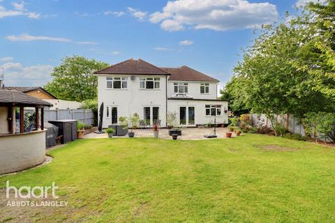 5 bedroom detached house for sale, High Road, Watford