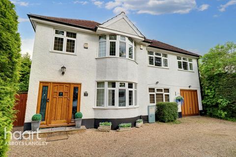 5 bedroom detached house for sale, High Road, Watford