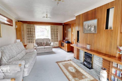 4 Hallfields Lane, Gunthorpe, Peterborough, PE4 7UW