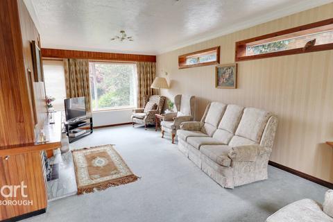 4 Hallfields Lane, Gunthorpe, Peterborough, PE4 7UW
