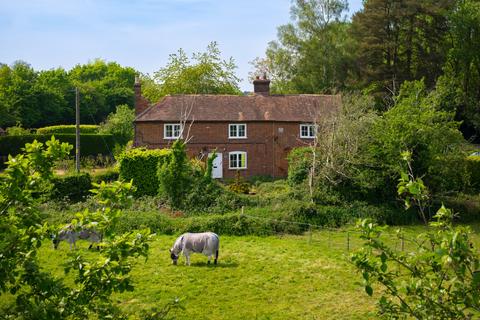 4 bedroom detached house for sale, Chartham Hatch, Canterbury