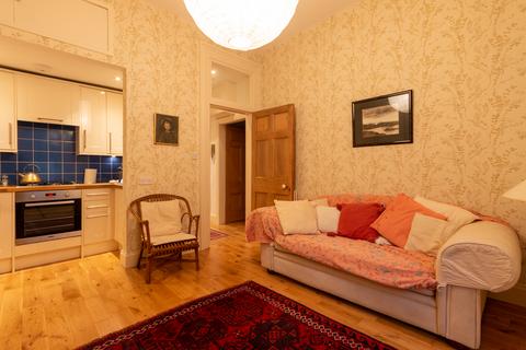 2 bedroom flat to rent, 2770L – Sciennes House Place, Edinburgh, EH9 1NN