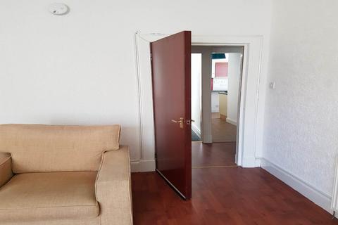2 bedroom flat to rent, 188 2/2 Lochee Road, ,