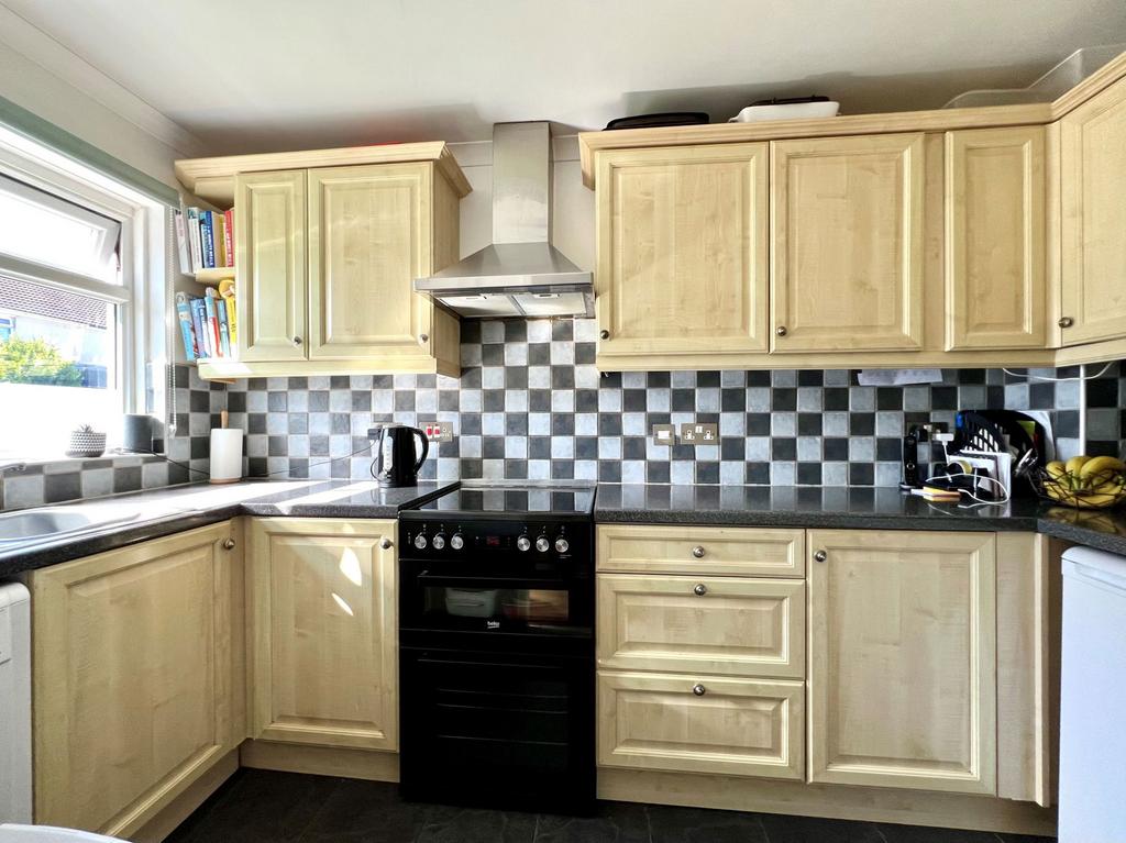 Little Oaks, Penryn 2 bed terraced house for sale £240,000