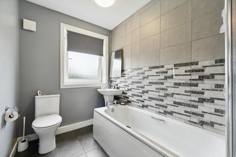 8 Cartside Road, Clarkston, Glasgow, G76 8QQ