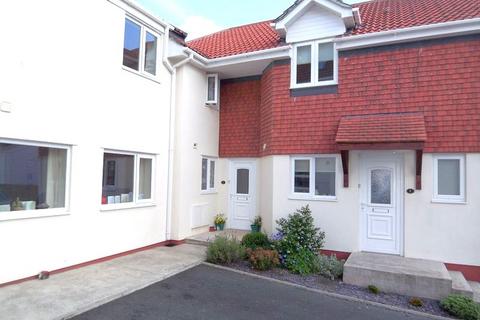 2 bedroom terraced house to rent, Willow Court, Preston