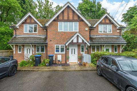 3 bedroom terraced house for sale, Byfleet Road, New Haw, KT15